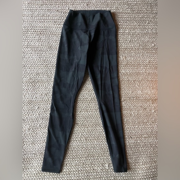 Alo Yoga camo leggings - Picture 2 of 3